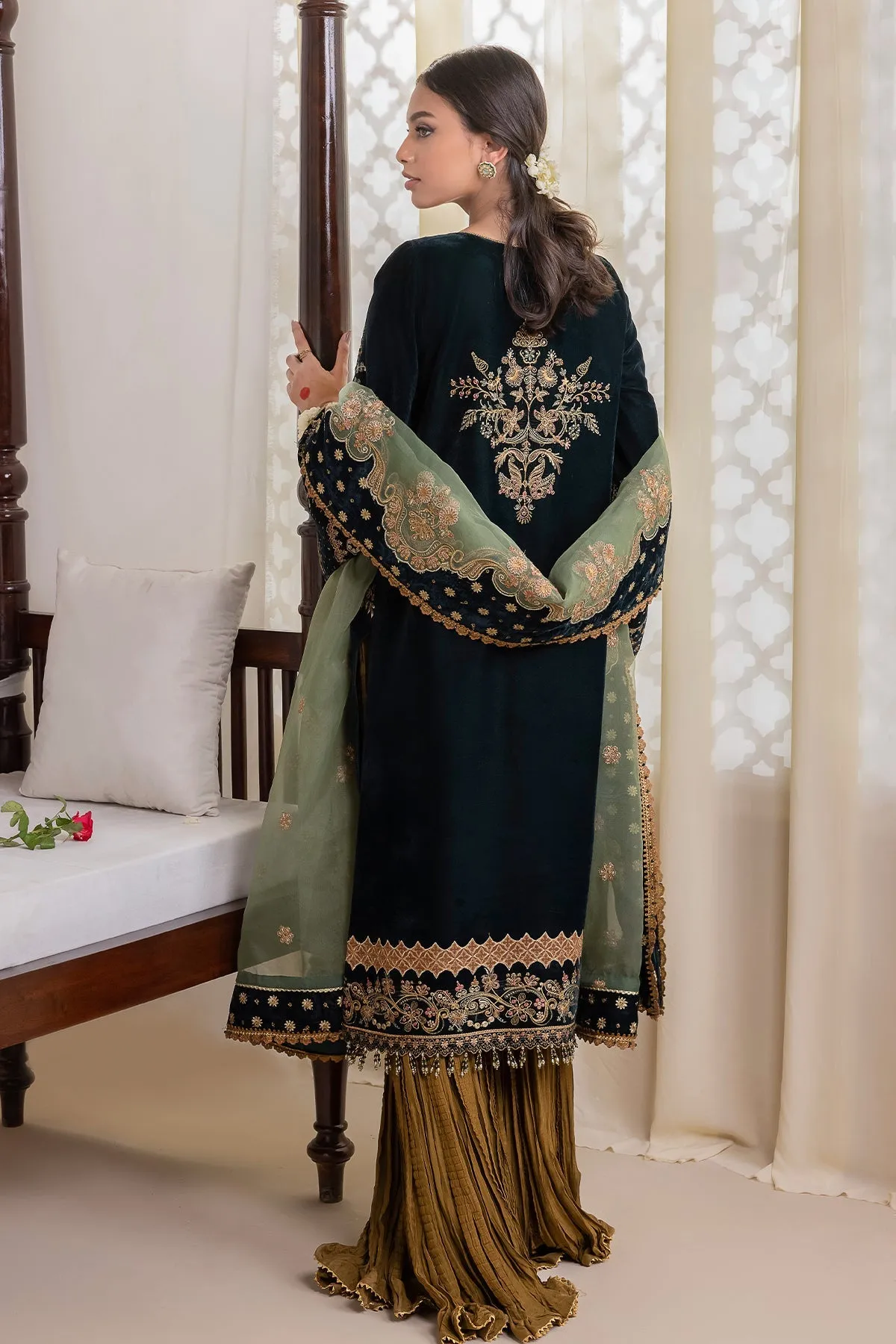 Baroque Embroidered Velvet Collection UF-423