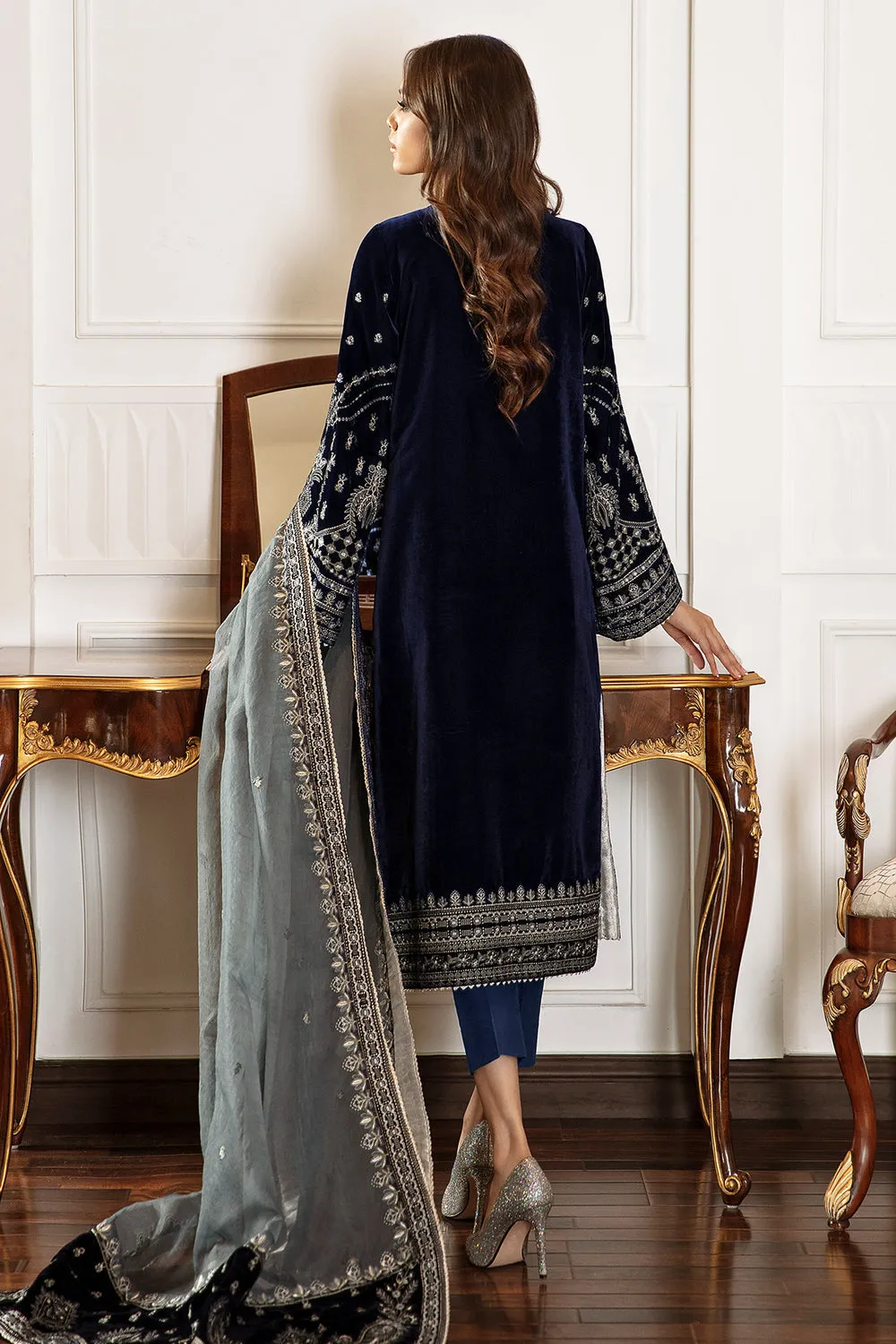 Festive '23 - Embroidered Velvet Uf 41