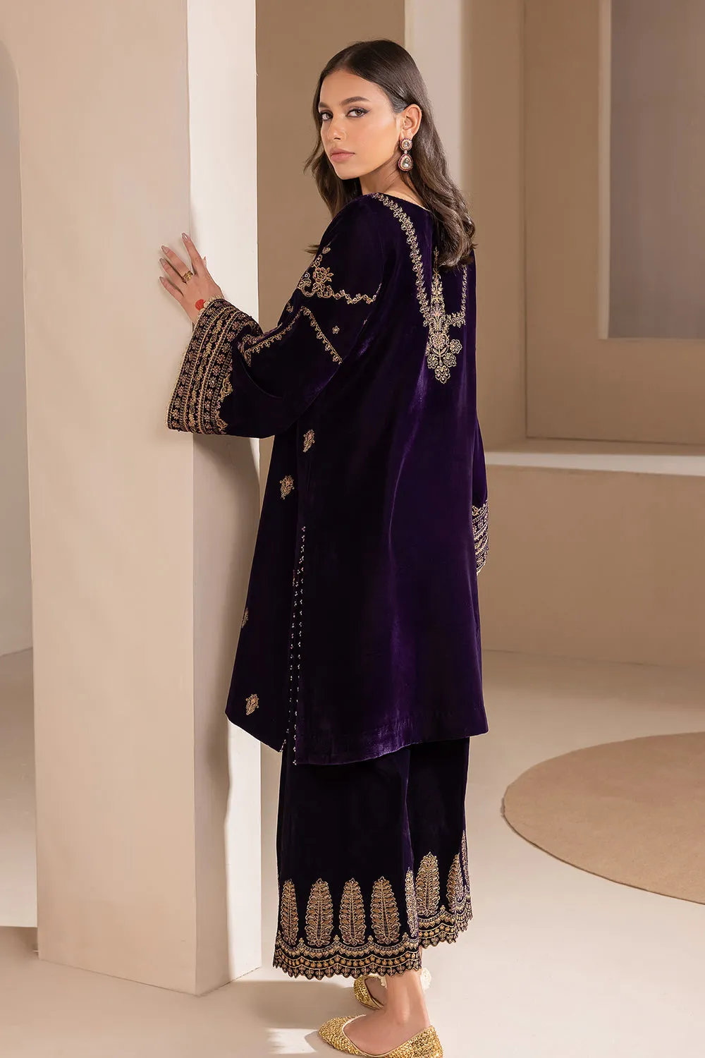 Festive '23 - Embroidered Velvet Uf-420