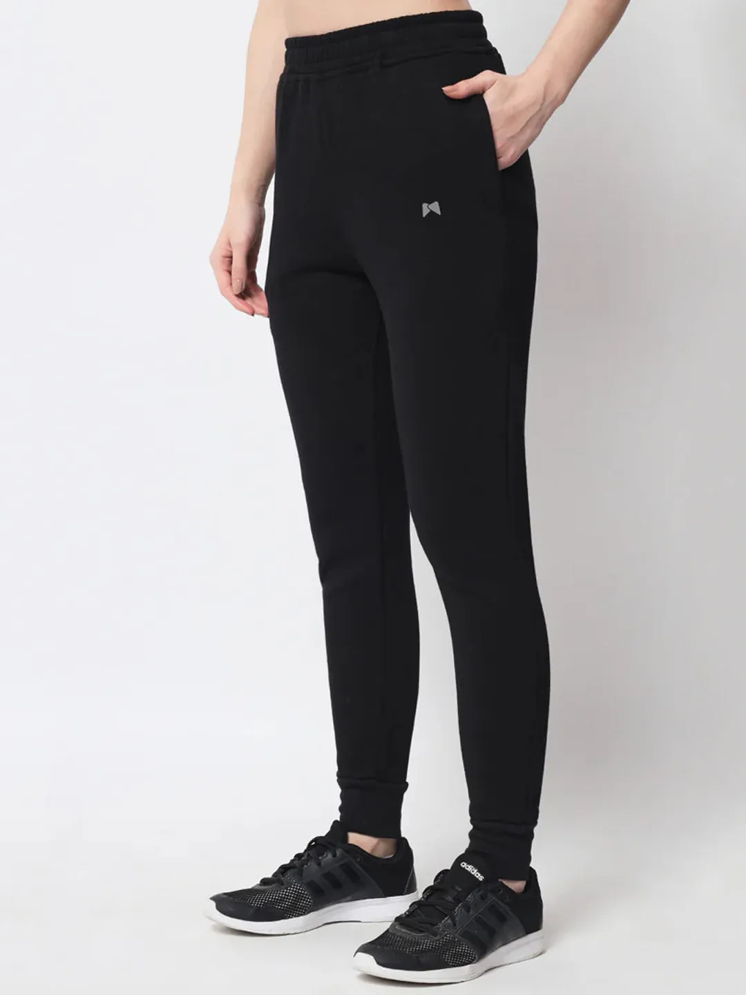 Side Pocket Jogger – Solid Black