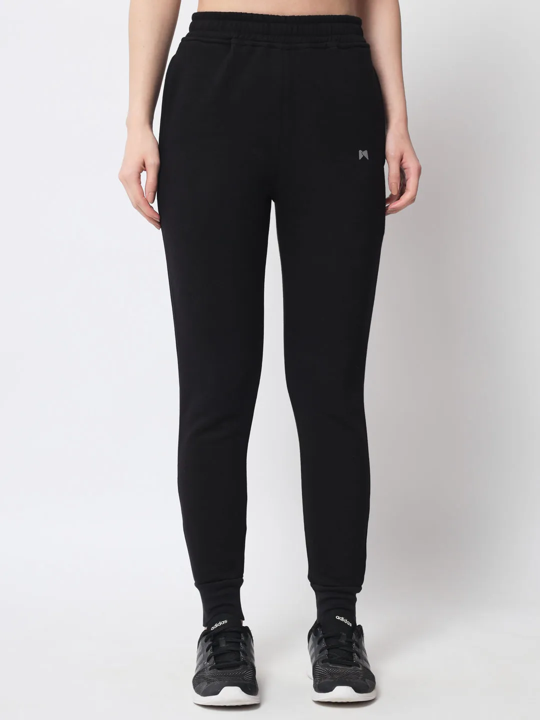 Side Pocket Jogger – Solid Black