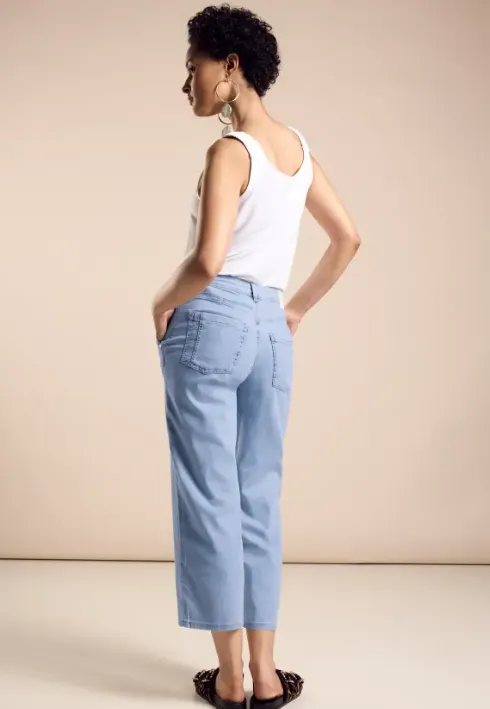 STREET ONE<BR>
7/8 Jeans Culotte Ultra Bleached Wash<BR>
Blue<BR>